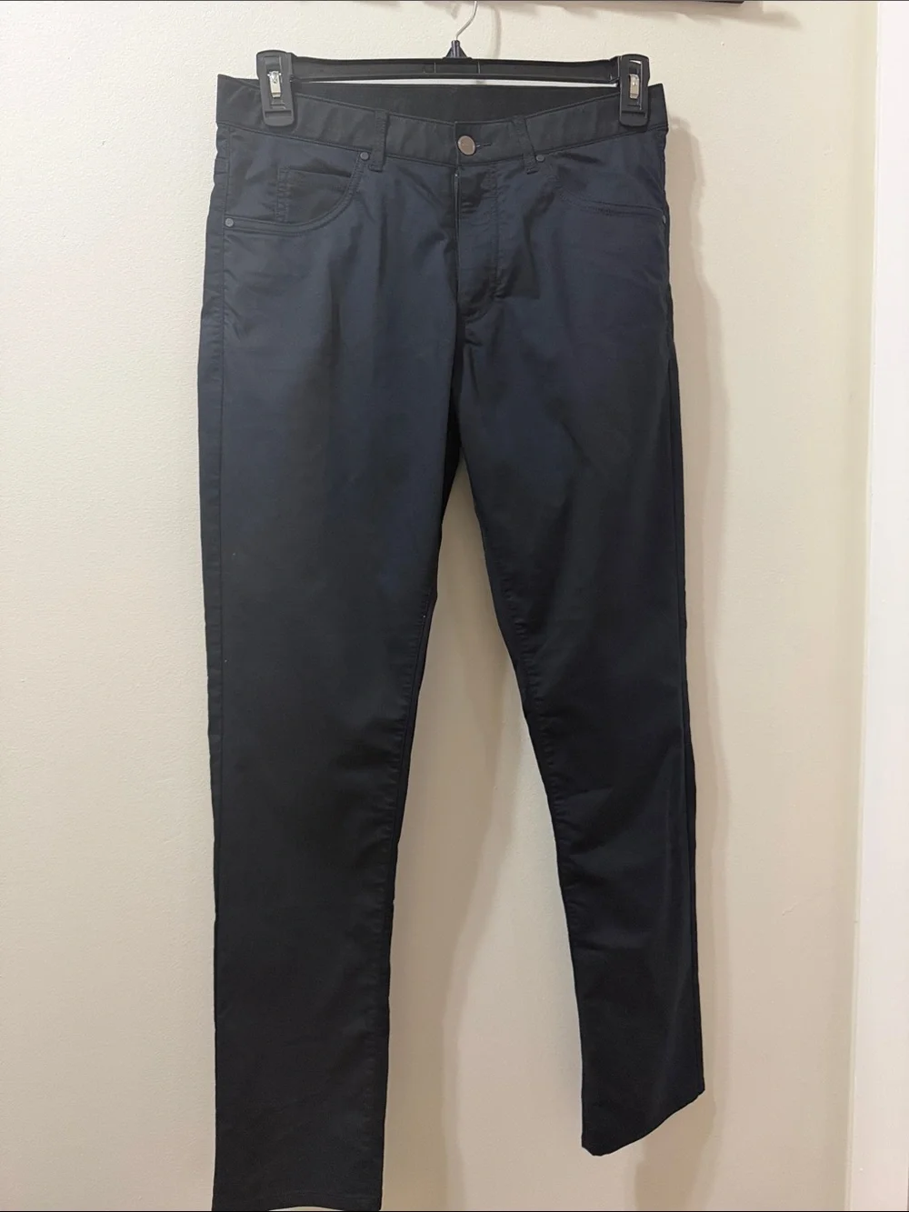 Nike Men’s Black Straight-Leg Pants Size 30/32